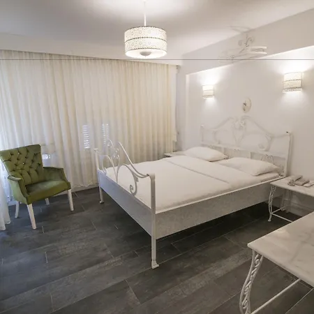 Hotel Bueyuekada Port 3*