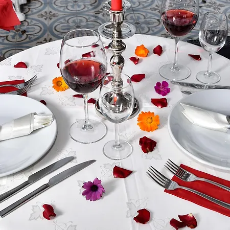 호텔 Bueyuekada Port 3*