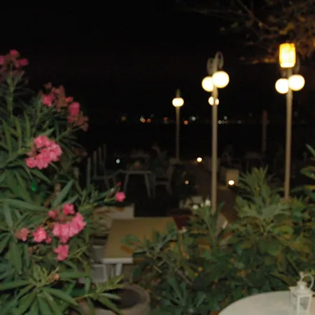 호텔 Bueyuekada Port 아달라르