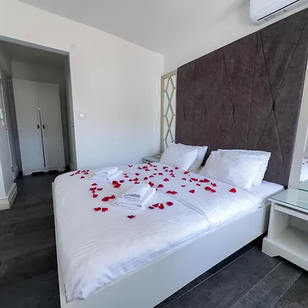 Bueyuekada Port Hotel