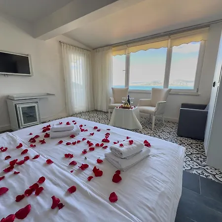 Hotel Bueyuekada Port 3*