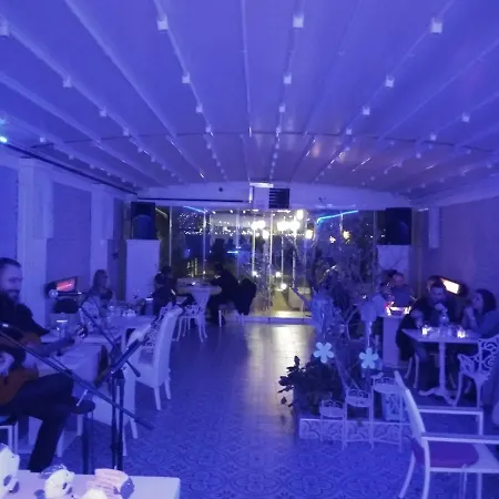 Hotel Bueyuekada Port 3*