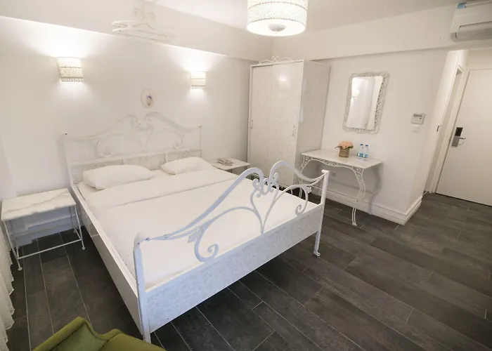 Bueyuekada Port Hotel