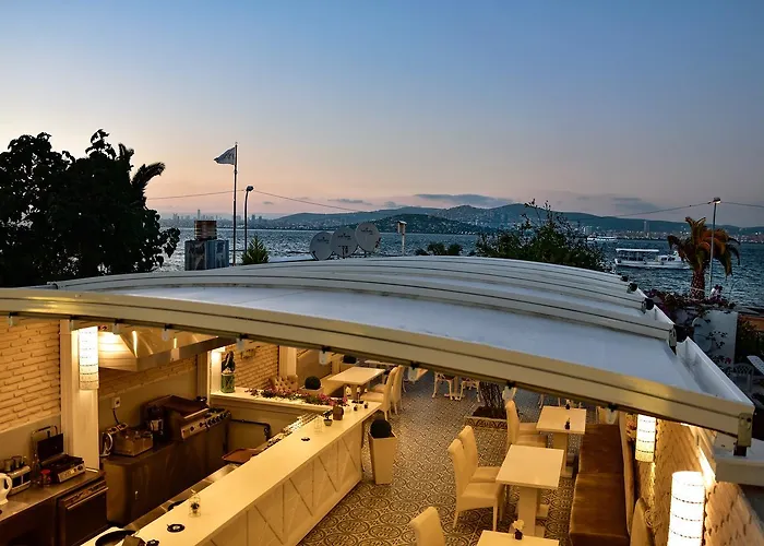 Bueyuekada Port Hotel 3*