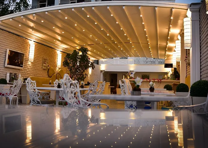 Hotel Bueyuekada Port