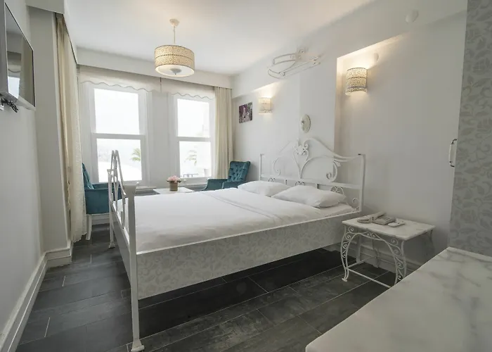 Bueyuekada Port Hotel